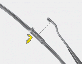 3. Install the new blade assembly in the reverse order of removal.